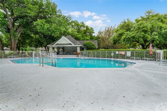 Building Photo - 930 Loch Carron Dr