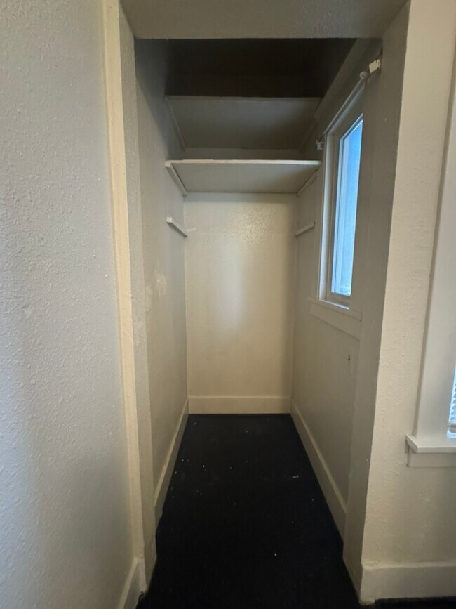 Building Photo - Stephens Properties 1301