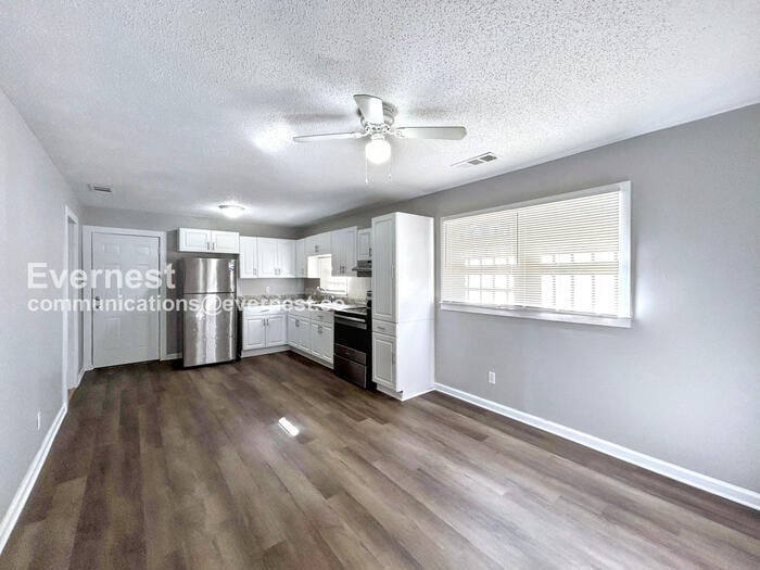 Building Photo - 1214 Calhoun Ave