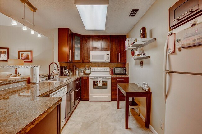 Building Photo - 662 Woodgate Ln
