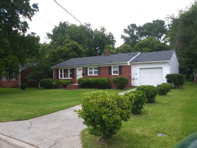 Primary Photo - 2100 Opal St