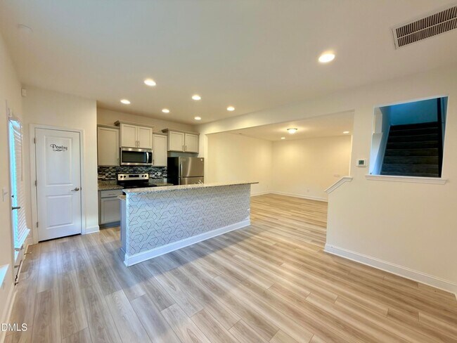 Building Photo - 4201 Little Fellow Ln