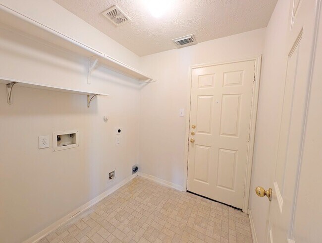 Building Photo - 19031 Telford Way