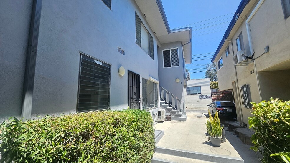 Building Photo - 618 Hayworth Ave
