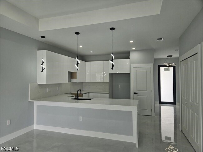 Building Photo - 388 Bell Blvd