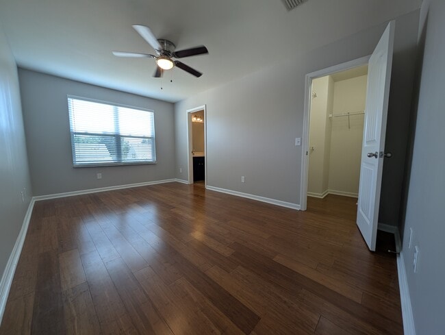 Building Photo - 1438 Riverbrook Dr