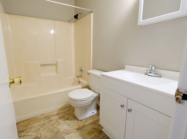 Building Photo - 119 St Andrews Ct