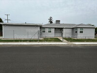 Building Photo - 2206 Buena Vista Ave