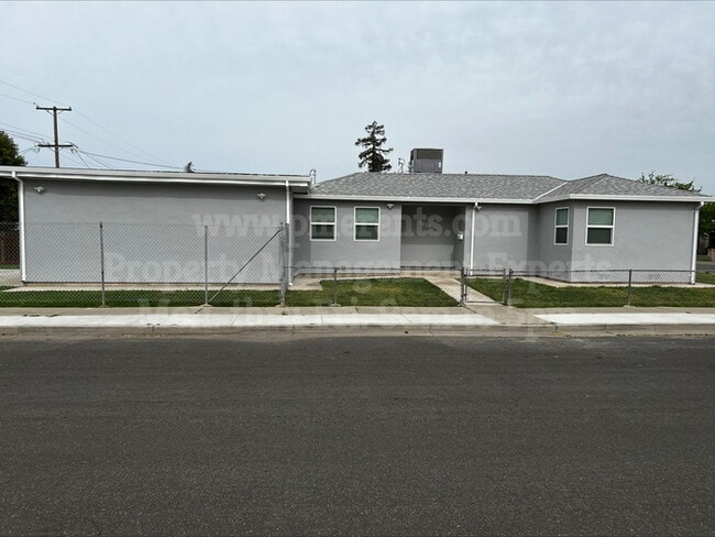 Primary Photo - 2206 Buena Vista Ave