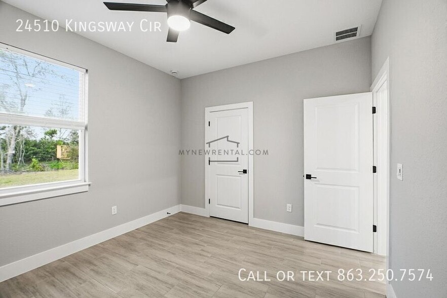 Building Photo - 24510 SW Kingsway Cir