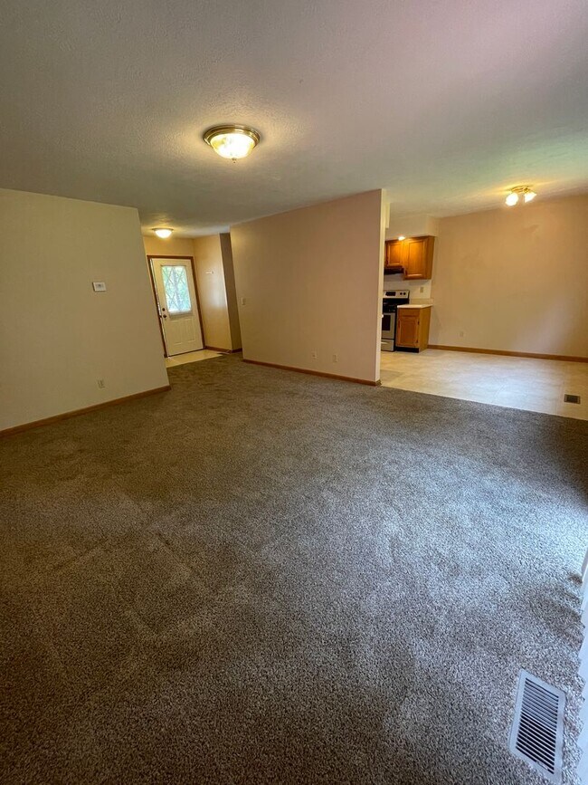 Building Photo - 4986 N Truesdel Dr