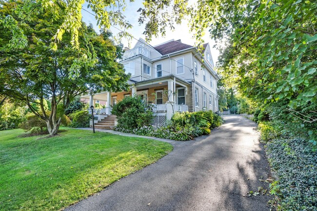 Primary Photo - 134 Old Mamaroneck Rd