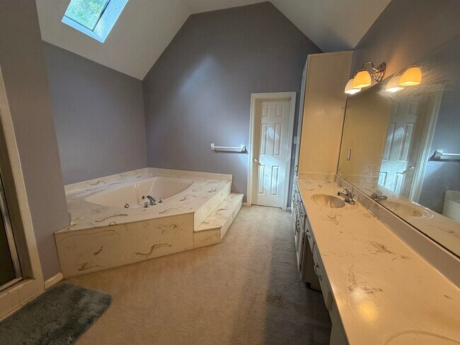 Building Photo - 8149 Kimbrook Dr