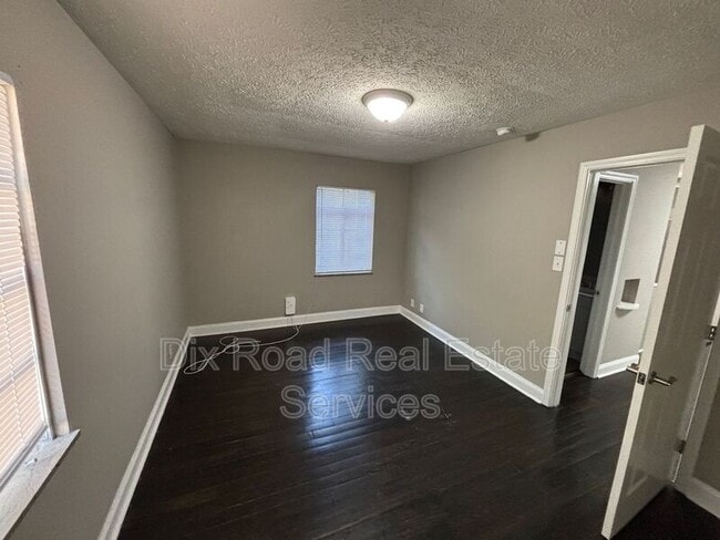 Building Photo - 350 Ross Ave