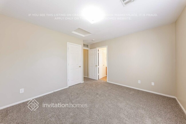 Building Photo - 427 N 66th Dr