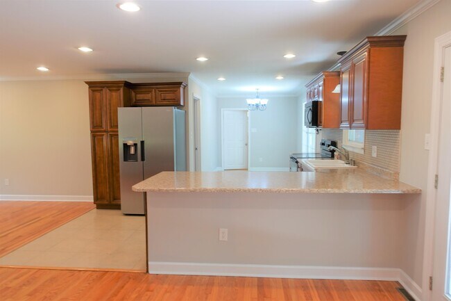 Building Photo - 115 Konnarock Cir