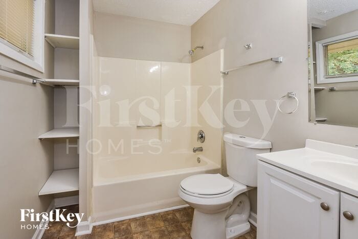 Building Photo - 660 Cranberry Trail