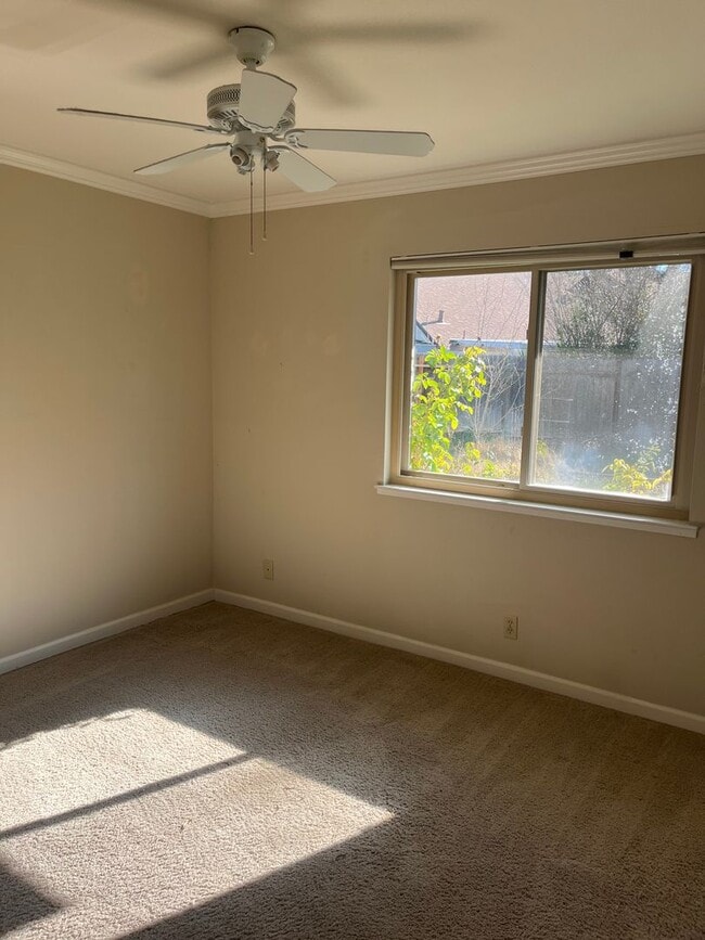 Building Photo - 4 Bedroom Home in Quiet West Davis Cul-de-sac