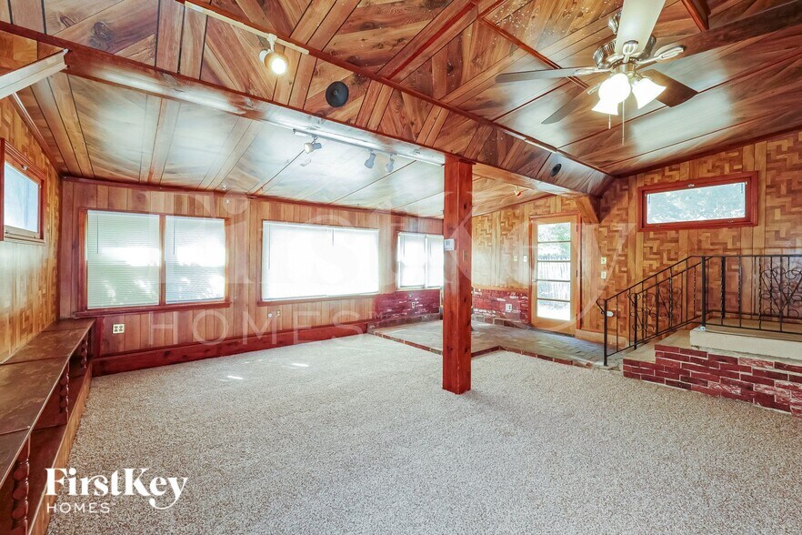 Building Photo - 8305 E 85th Terrace