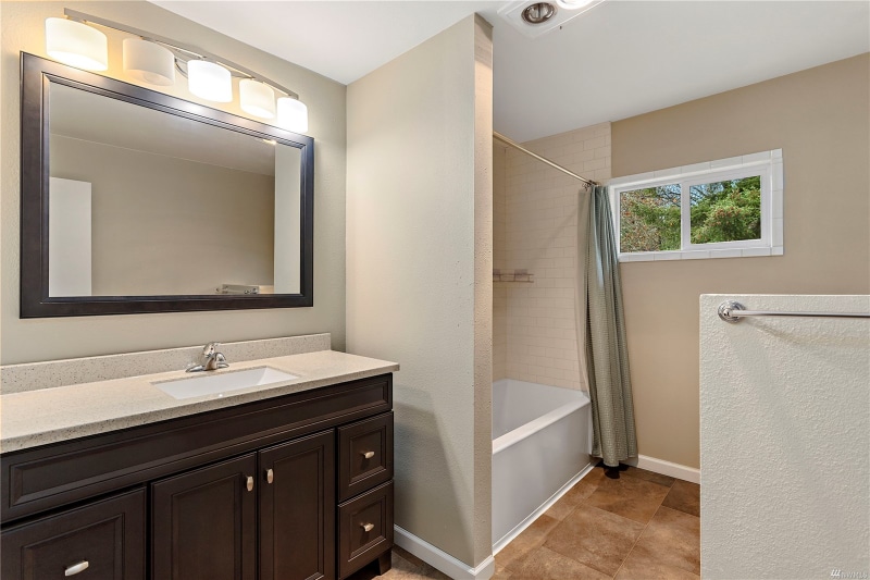 Building Photo - 5459 Hannegan Rd