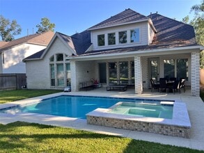 Building Photo - 176 Sweeping Valley Dr