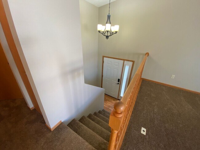 Building Photo - 3 Bedroom Townhome in South Fargo!!