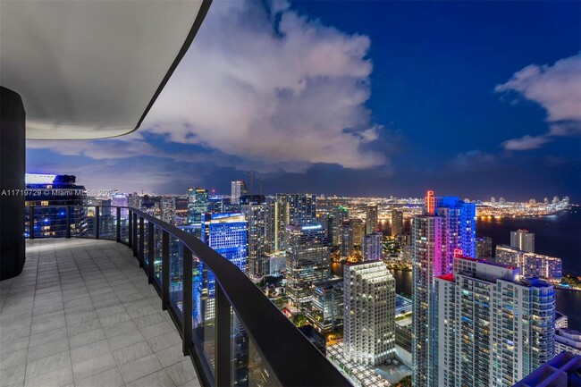 Building Photo - 1000 Brickell Plaza