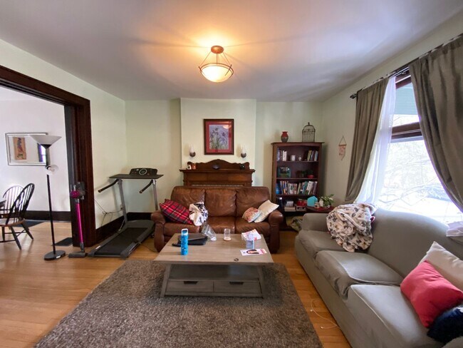 Building Photo - 1483 Belmont Ave