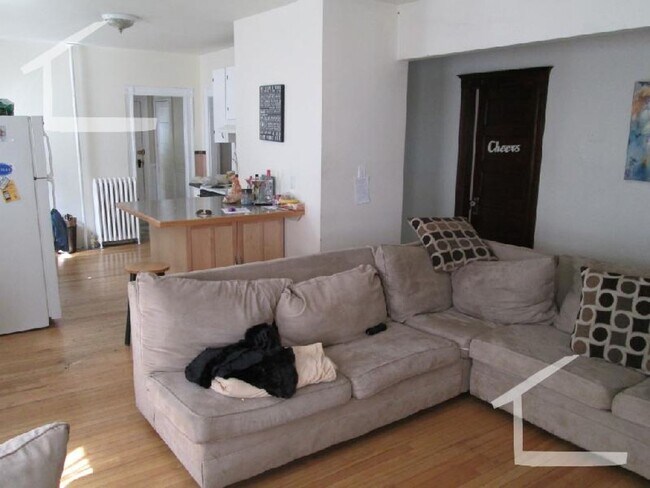 Building Photo - Faneuil St 3 Bed