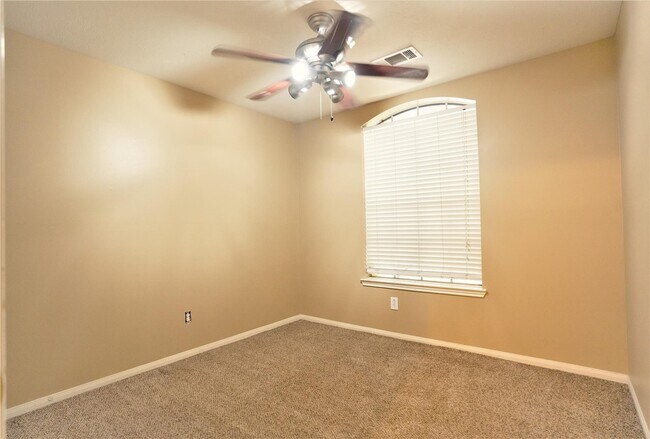 Building Photo - 16807 Dunbar Grove Ct