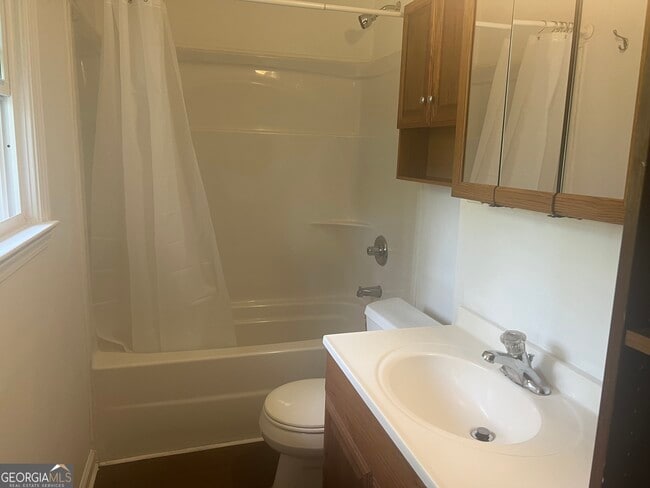 Building Photo - 1397 Peachcrest Rd