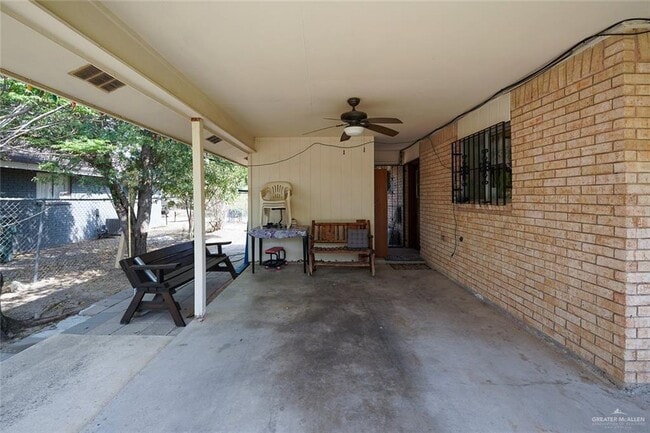 Building Photo - 27 Minnie Ave