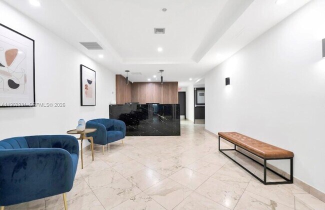 Building Photo - 170 SE 14th St