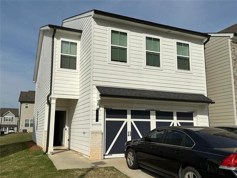 Building Photo - 5223 Canberra Dr