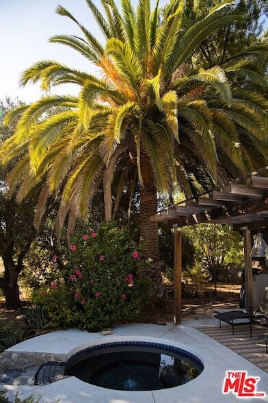 Building Photo - 1420 Cuyama Rd