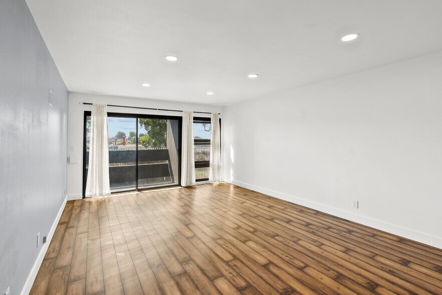 Building Photo - 7765 W 91st St