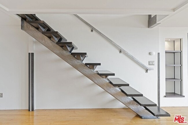 Building Photo - 1850 Industrial St