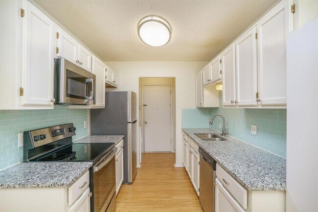 Building Photo - 3628 Hulen Park Cir