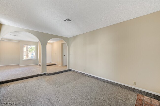 Building Photo - 6813 W Greydawn Dr