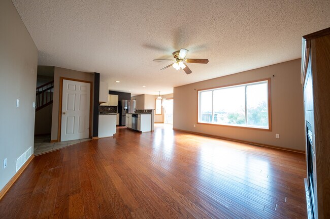 Building Photo - 10415 Ponds Way