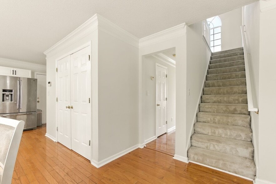 Building Photo - 5745 Crystal Springs Way