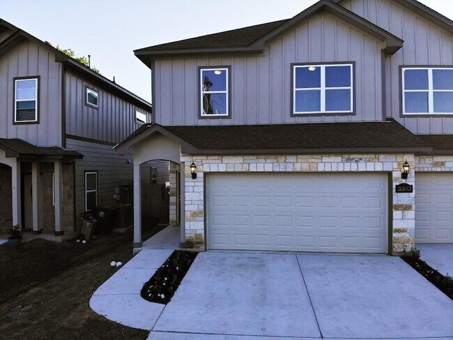 Building Photo - 3303 Elija St