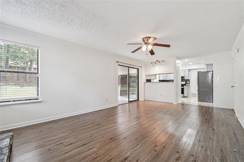 Building Photo - 5320 Kelleys Creek Dr