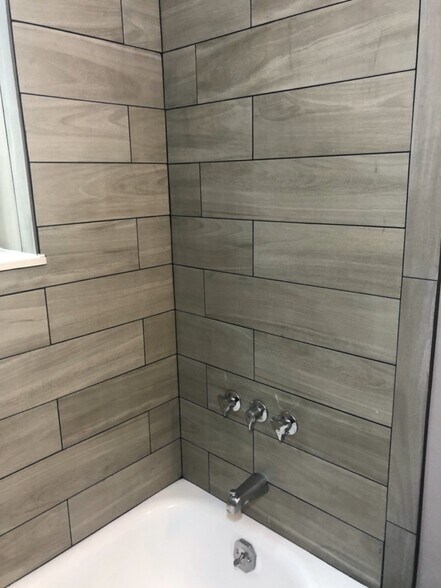 Building Photo - 888 Westmoreland Rd