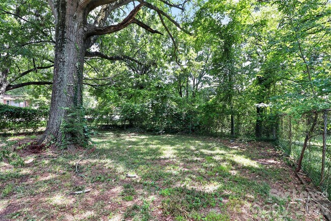 Building Photo - 2642 Arnold Dr