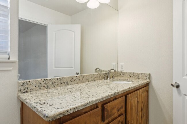 Building Photo - 233 Firefly Dr
