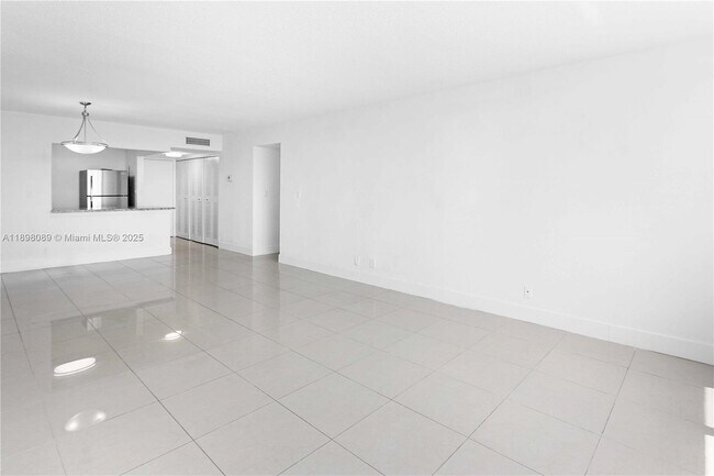 Building Photo - 9001 SW 77th Ave