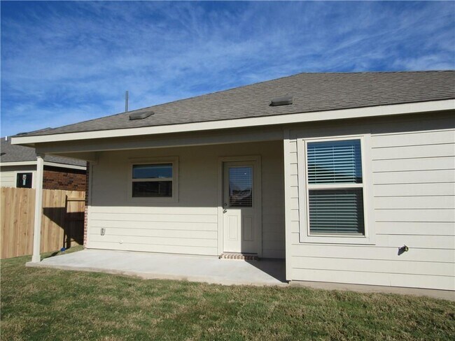 Building Photo - 1321 Chad Dr