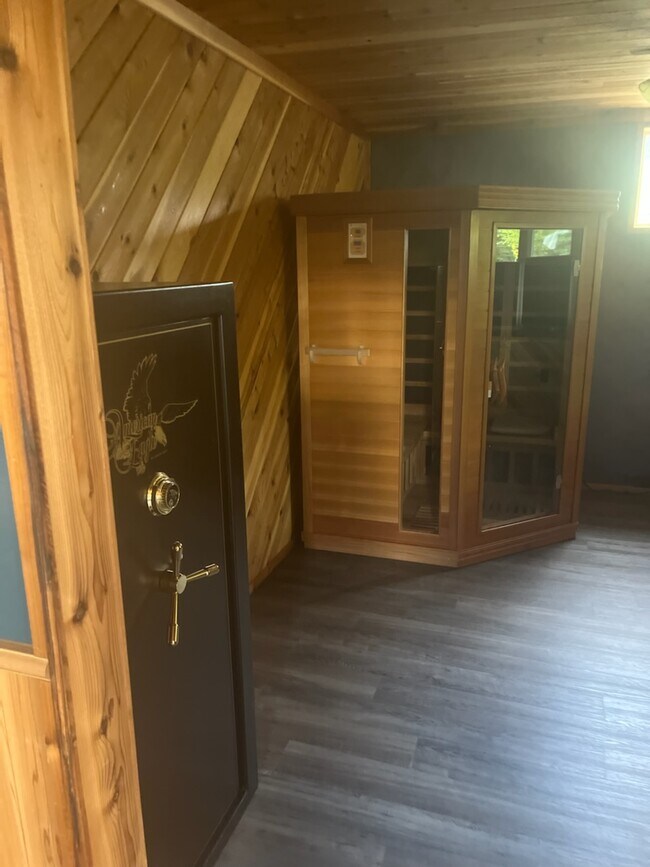Building Photo - 28619 Landing Cir