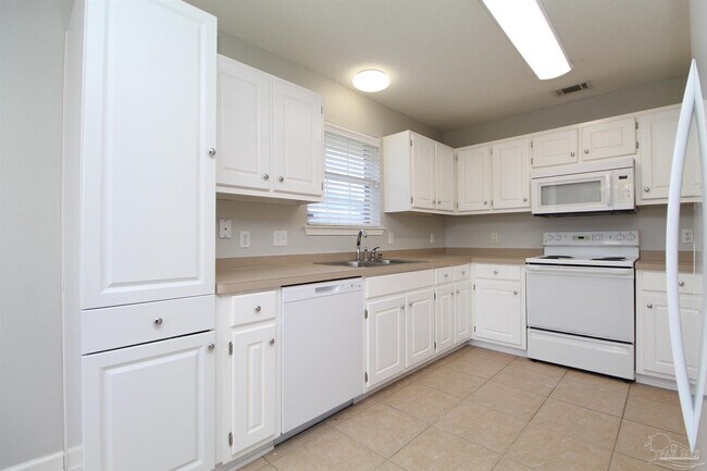 Building Photo - 9562 Parker Pl Dr